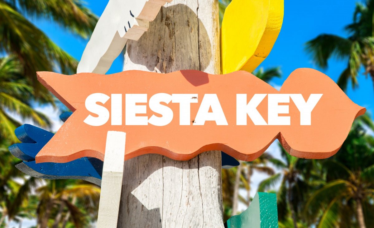 Siesta Key welcoming sign 